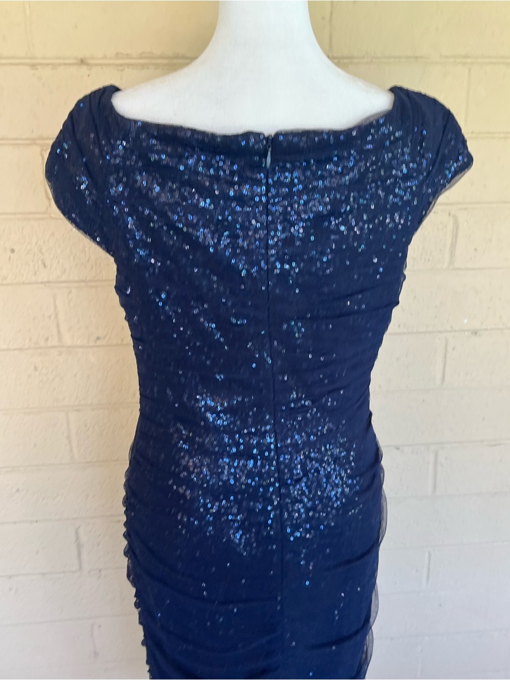 Ralph Lauren Sequin Dress w/ ruched tulle overlay. Cape sleeves. Navy blue. 6-8 - Picture 10 of 16